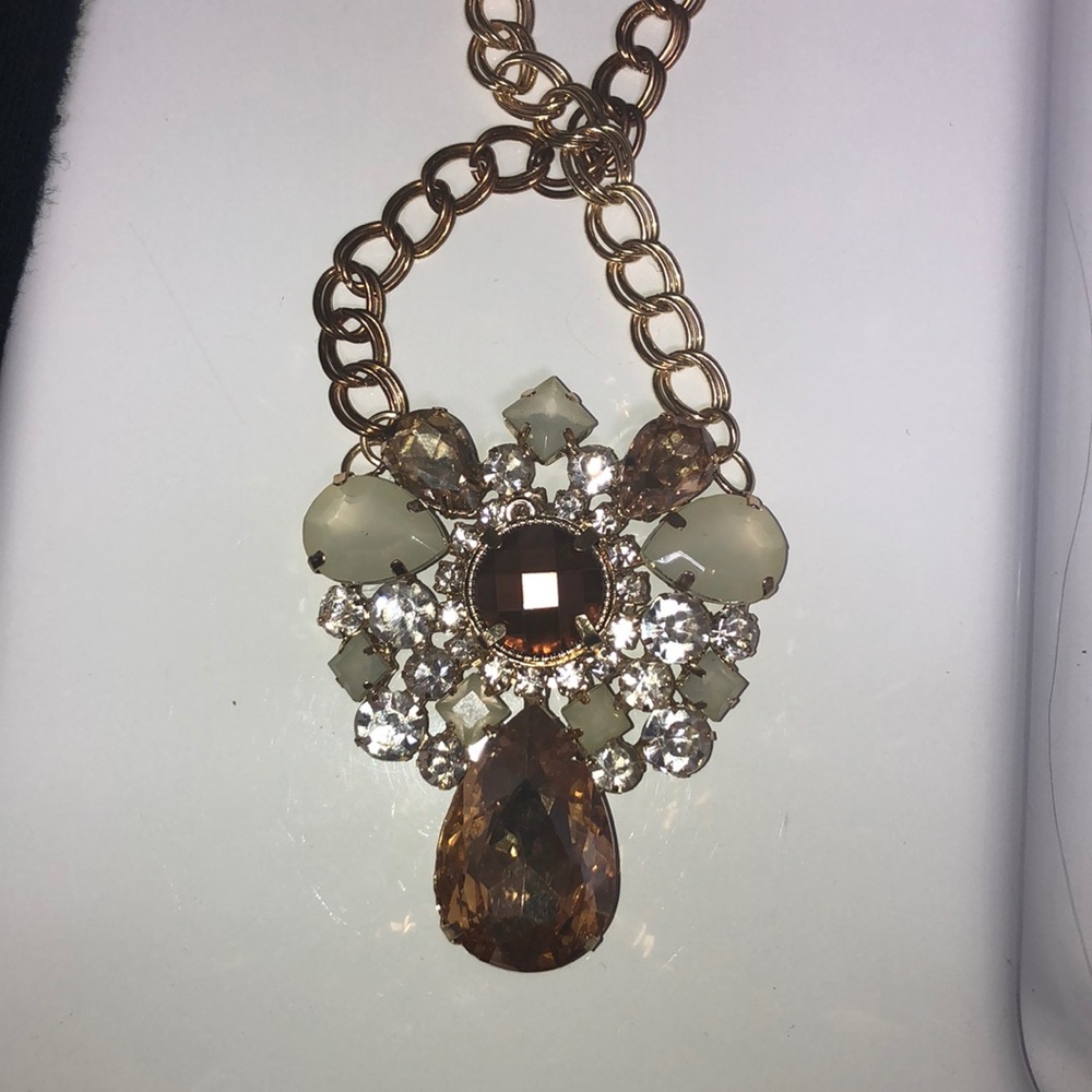 Gorgeous statement necklace